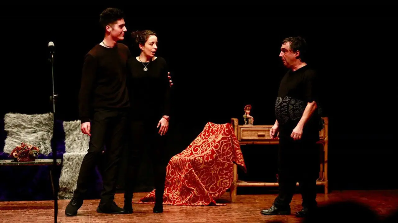 Una actuación del grupo Arume en el Teatro Principal. JOSÉ LUIZ OUBIÑA