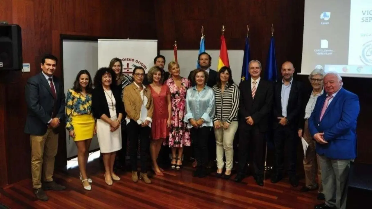 Autoridades y organizadores de las jornadas laboralistas celebradas ayer en la UVigo. DP