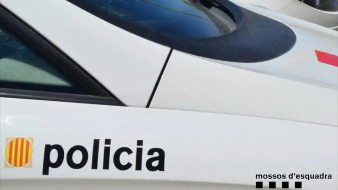 Vehículos de los Mossos. TWITTER