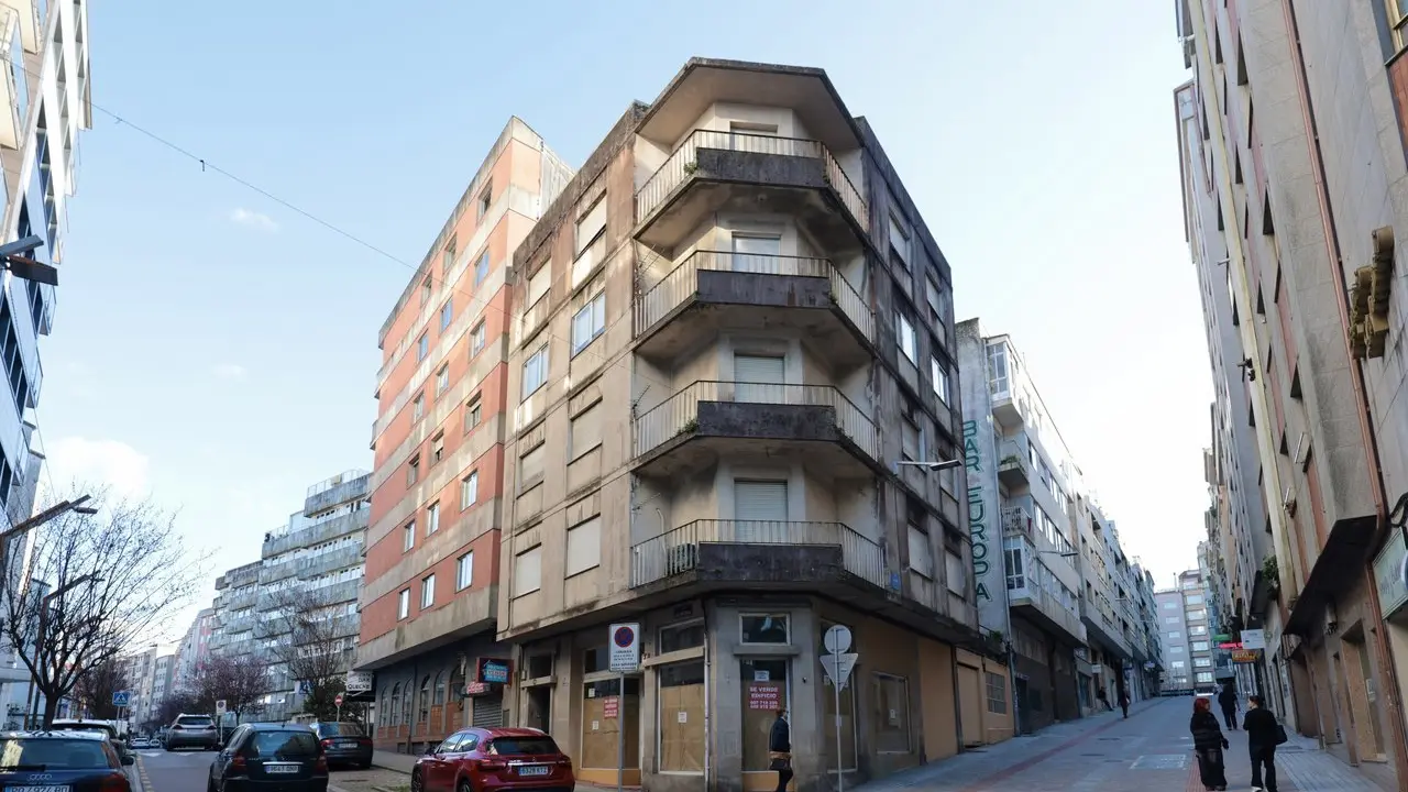 San Antoniño. El tercer inmueble más caro de la ciudad del
Lérez está situado en San Antoniño. Esta propiedad tiene 830 metros cuadrados y se vende por 1,3 millones de euros. RAFA FARIÑA