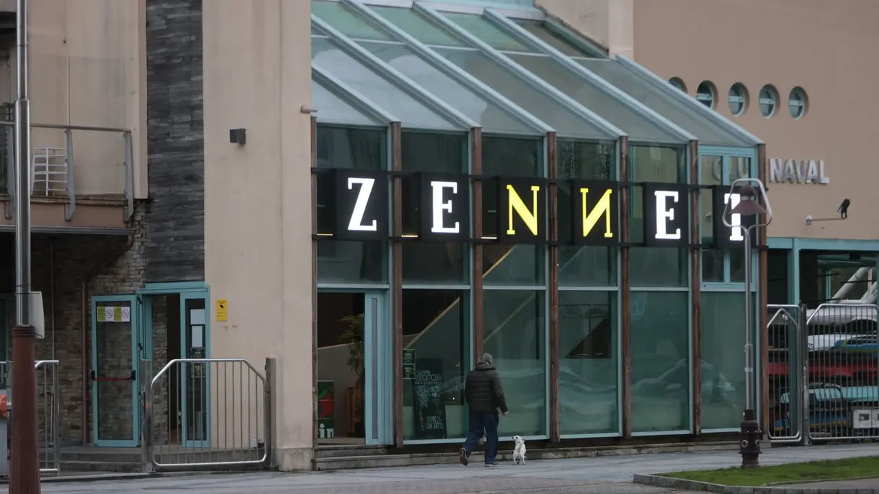 Exterior de la sala Zennet, situada en el Club Naval. RAFA FARIÑA
