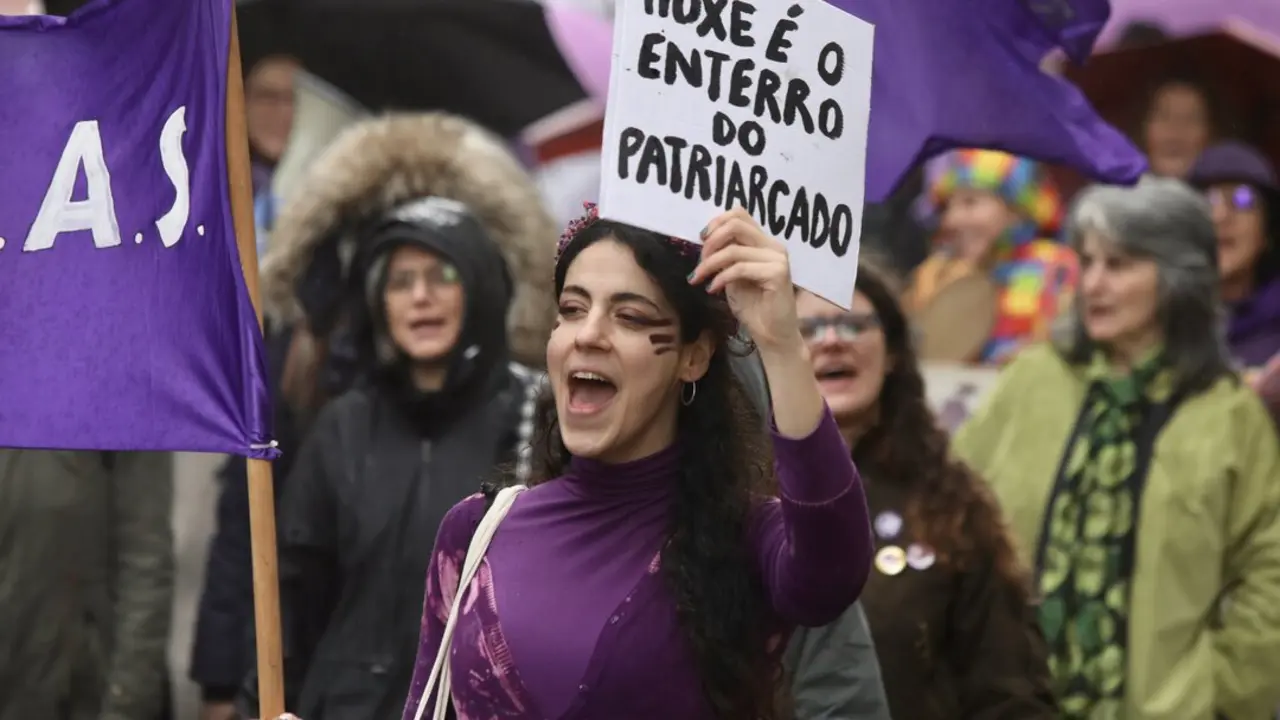 Manifestación en Pontevedra por el 8-M. JAVIER CERVERA