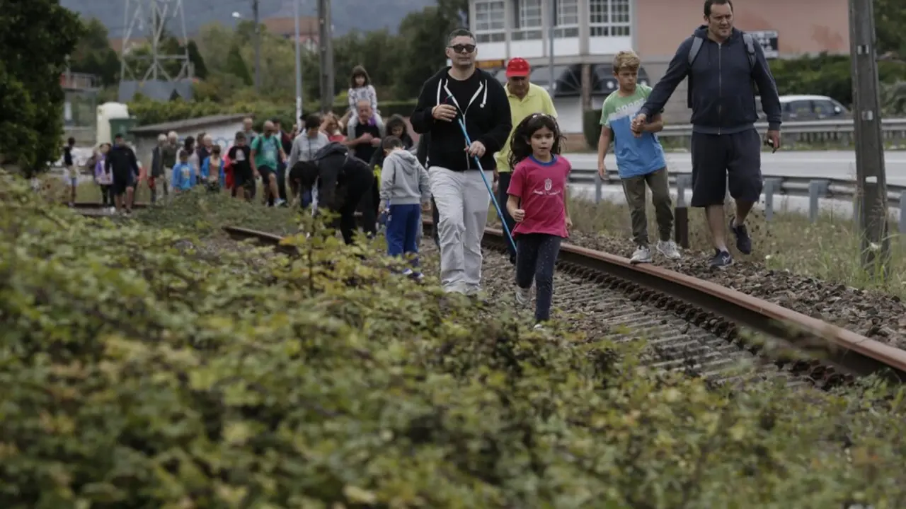 Fotografía de la última marcha  organizada por Pedaladas para reclamar la creación de la Vía Verde hace ocho años. GONZALO GARCÍA | ARCHIVO