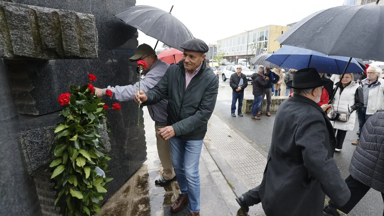 Homenaxe a Johan Carballeira na Banda do Río de Bueu con motivo do 88 aniversario do seu fusilamento. GONZALO GARCÍA