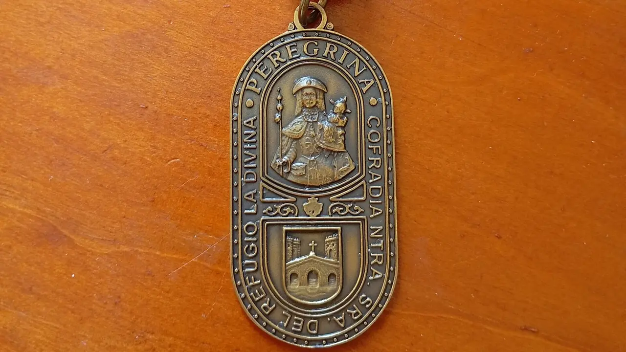 Medalla de la cofradía. DP