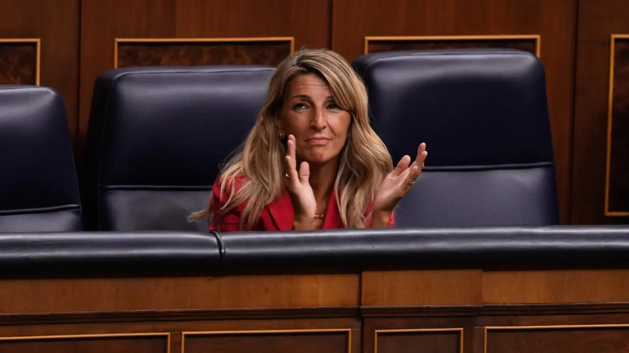La vicepresidenta segunda y ministra de Trabajo y Economía Social, Yolanda Díaz, este martes durante el Pleno del Congreso de los Diputados en Madrid. BORJA SÁNCHEZ-TRILLO (Efe)