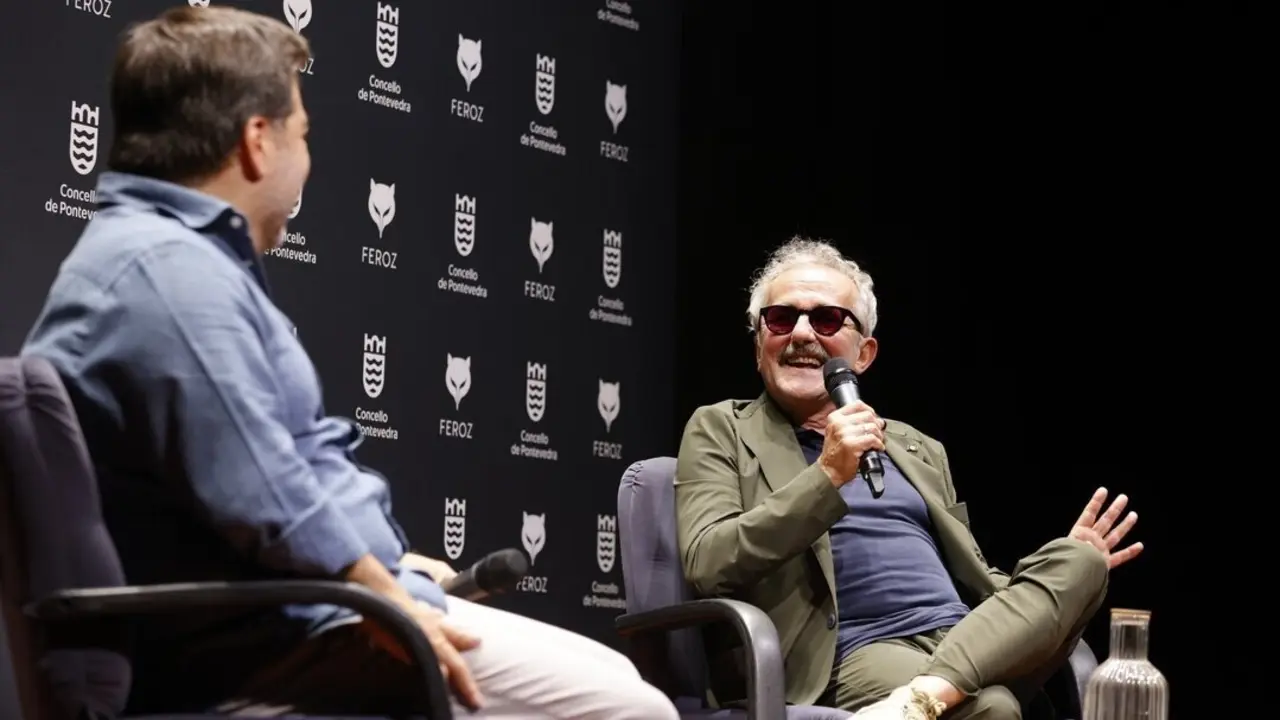 Morris, derecha, compartiendo escenario con 'mi Lores' el lunes en el Teatro Principal. GONZALO GARCÍA