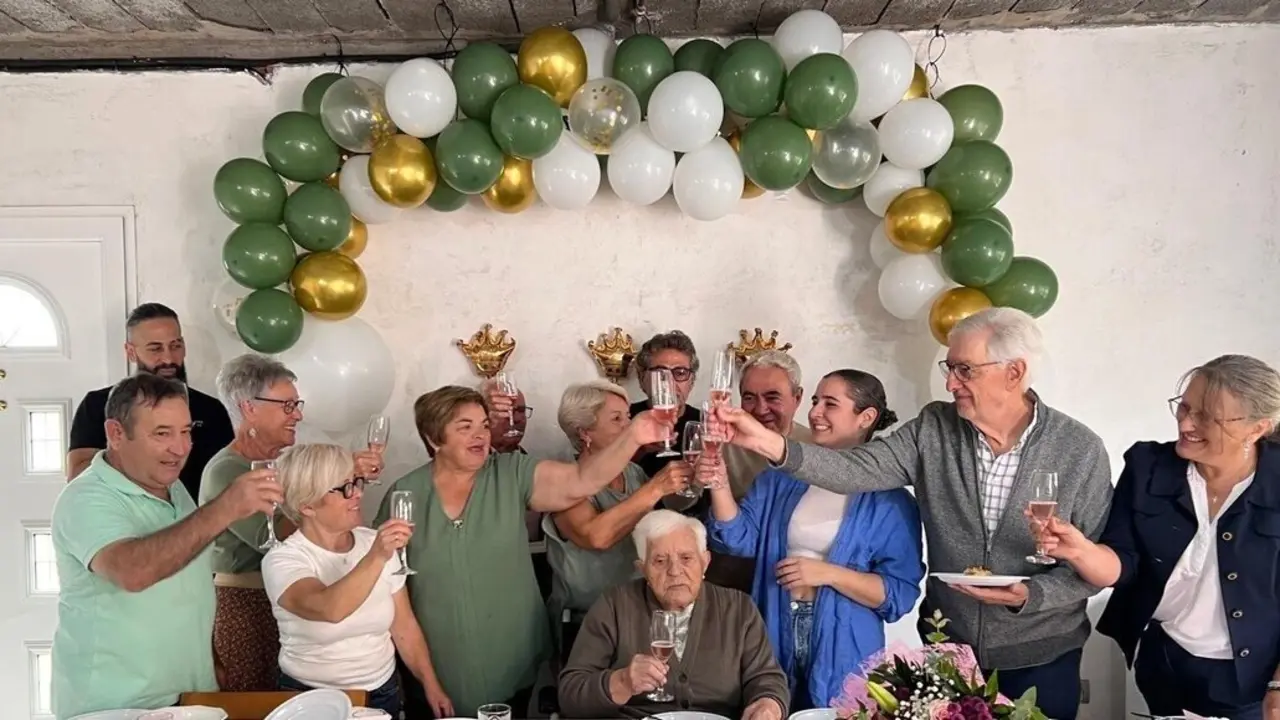Cumpleaños de María Tarrío en Valga. DP