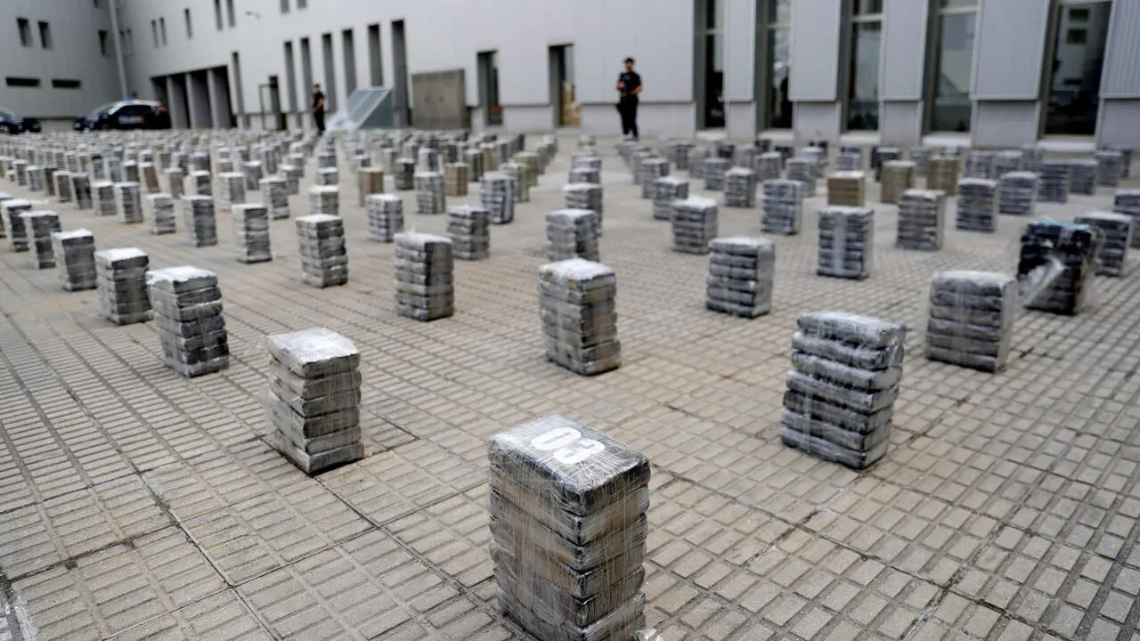 Alijo aprehendido en el operativo contra la red que introdujo 3,6 toneladas de cocaína en A Pobra. CABALAR (EFE)