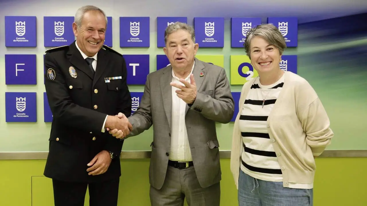 González Abal en el acto de toma de posesión que este miércoles presidió Lores y Villaverde, entre otros. JAVIER CERVERA-MERCADILLO