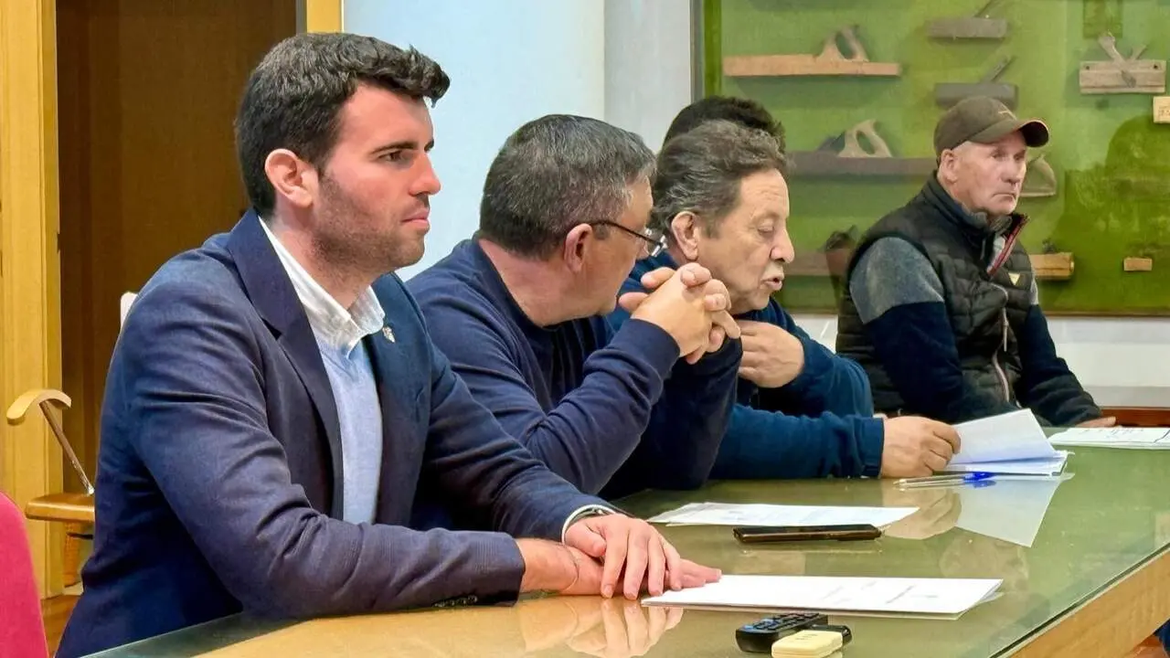 2025 OUTUBRO. ASEMBLEA RÍO ULLA CESIÓN PRAIA FLUVIAL LIÑARES (2)