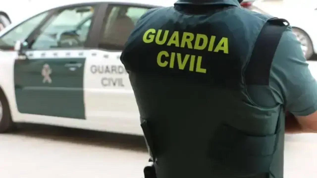 Un agente de la Guardia Civil, en una imagen de archivo. DP