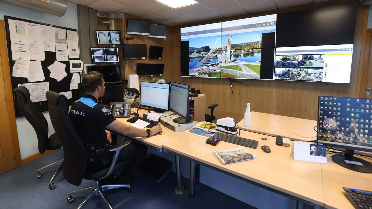 Central de Tráfico de la Policía Local de Pontevedra. JAVIER CERVERA-MERCADILLO