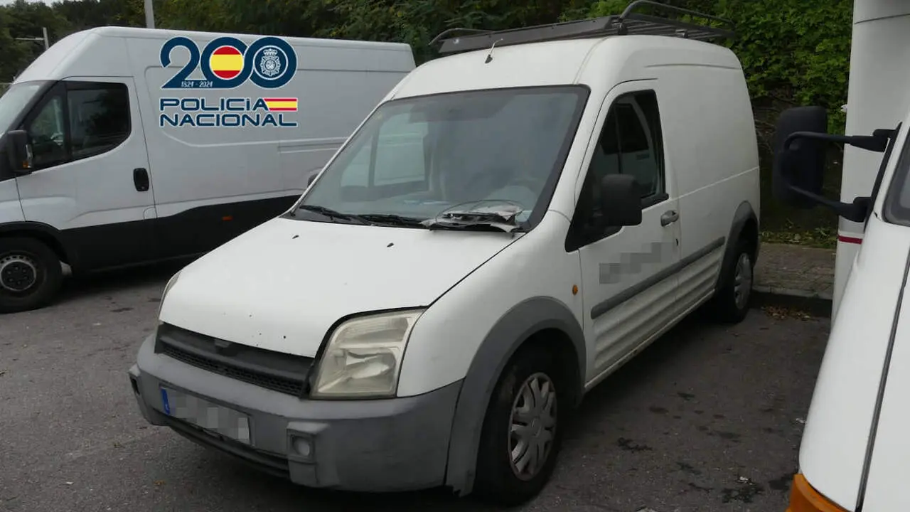 Furgoneta recuperada por la Policía Nacional tras la detención de Z.N. POLICÍA NACIONAL