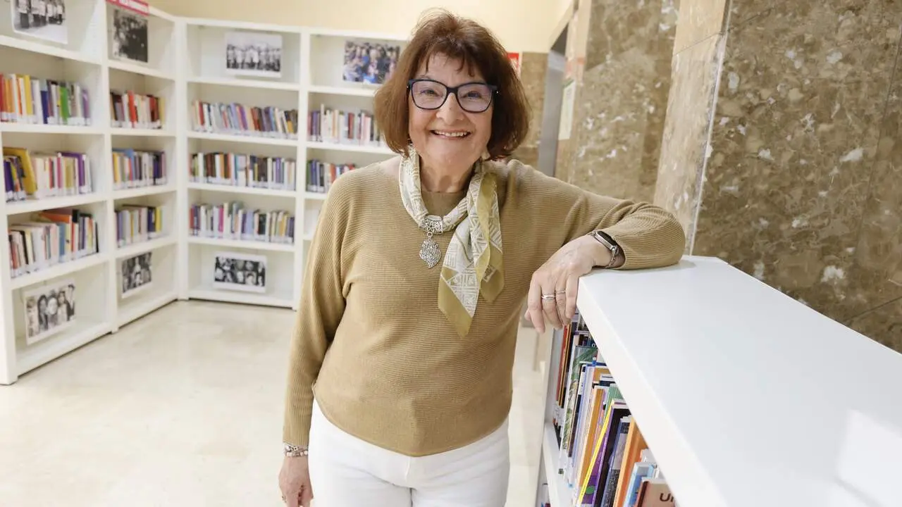 (_G4A1391.JPG) BIBLIOTECA Reportaxe con Marita de Leon señora maior que vive soa MLote 33.166
señora mayor tercera edad