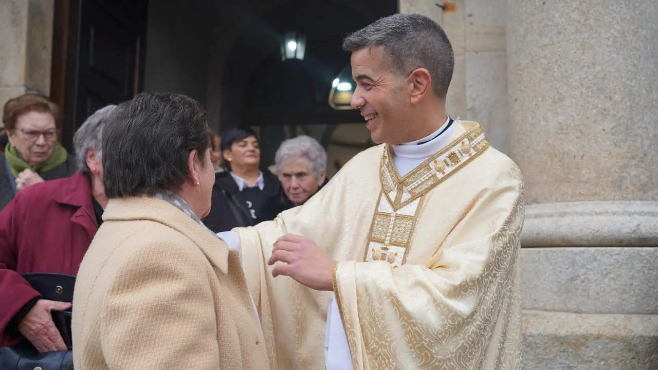 Marcos Torres durante su última misa en Lalín. PATRI FIGUEIRAS