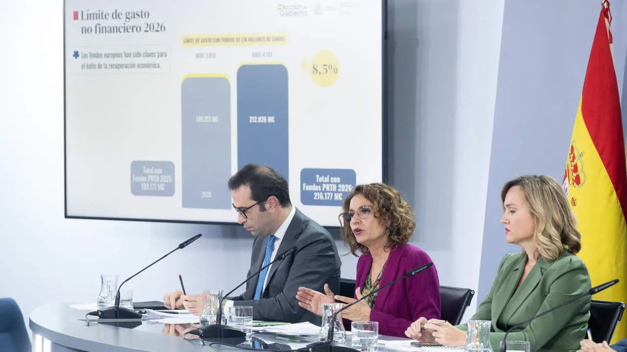 Los ministros Carlos Cuerpo, María Jesús Montero y Pilar Alegría, en la rueda de prensa tras el Consejo de Ministros de este martes. EDUARDO PARRA (EUROPA PRESS)