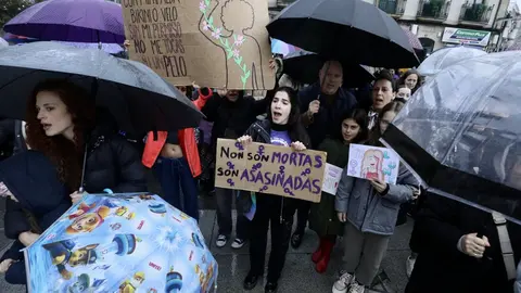 Manifestación en Pontevedra por el 8-M. JAVIER CERVERA3