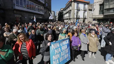 (_G8A0707.JPG) Concentracion contra altri en la plaza de la peregrina pontevedra MLote 28.521