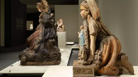 Tallas en madeira que forman parte da exposición 'Francisco Asorey, unha recuperación necesaria'. FOTO MANUEL G. VICENTE