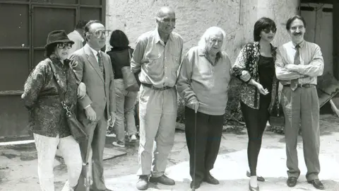 Generated by  IJG JPEG Library
Generated by  IJG JPEG Library