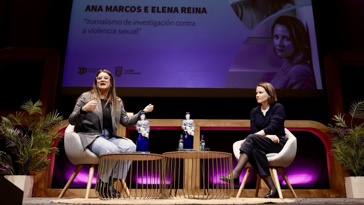 Elena Reina y Ana Marcos en el Teatro Principal. RAFA FARIÑA